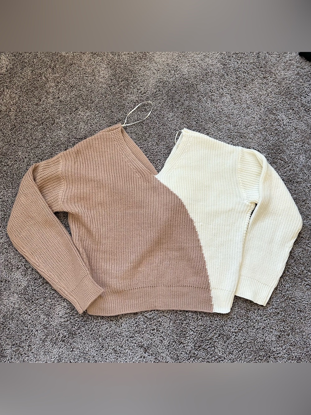 Two-Tone V-Neck Knit Sweater in Beige and Cream